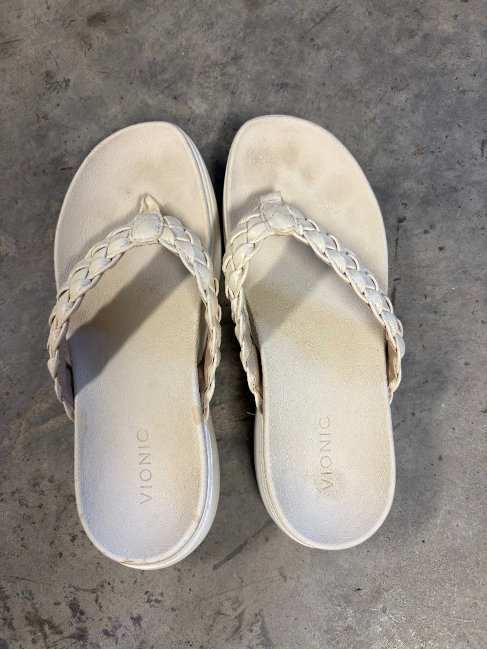 Vionic sandals size 7